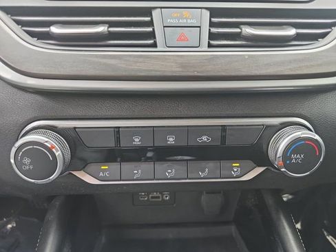 Used 2023 Nissan Altima 2.5 SV image 4