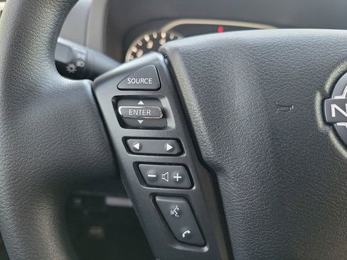 Used 2025 Nissan Frontier SV image 19
