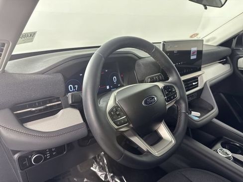 Used 2026 Ford Explorer Active AWD/4WD image 24