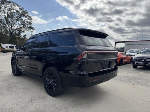 Used 2025 Lincoln Navigator Reserve w/ Jet Appearance Package image 20