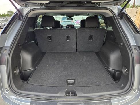 Used 2025 Chevrolet Blazer LT FWD image 7