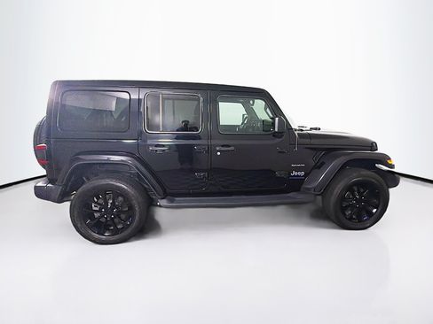 Used 2023 Jeep Wrangler Unlimited Sahara w/ Cold Weather Group AWD/4WD image 10