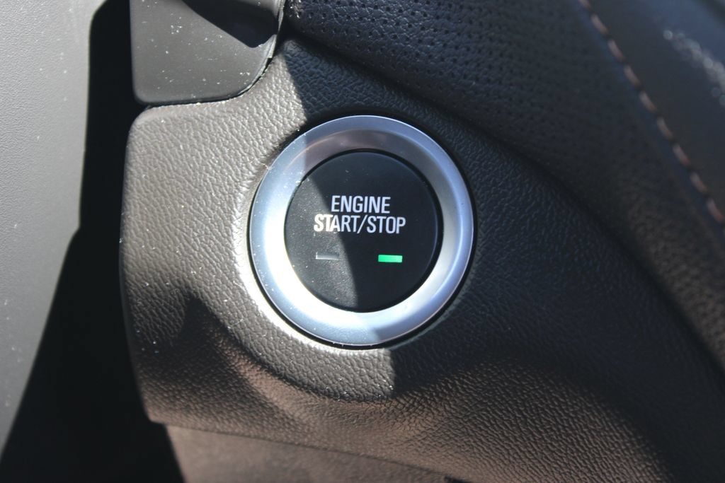 Used 2023 Chevrolet Equinox Premier AWD/4WD image 41