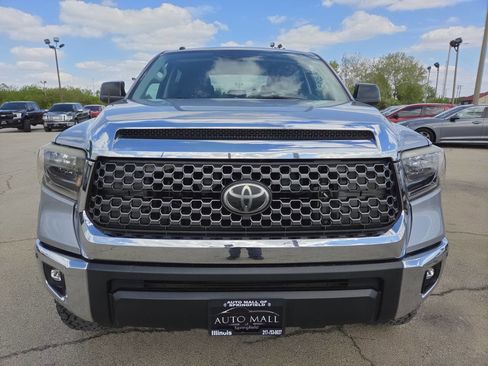Used 2018 Toyota Tundra SR5 w/ TRD Off Road Package AWD/4WD image 11