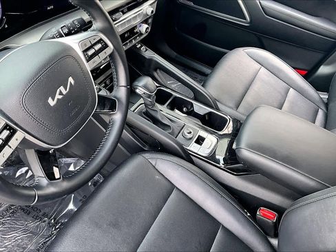 Used 2023 Kia Telluride S image 14