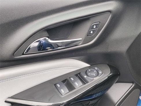 Certified 2024 Chevrolet Trax LT w/ Driver Confidence Package image 11