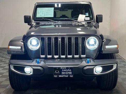 Used 2023 Jeep Wrangler Unlimited Sahara AWD/4WD image 2