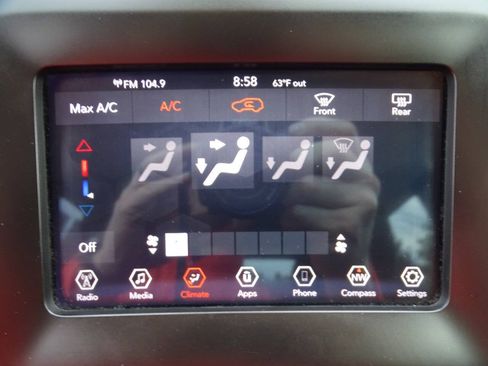 Used 2019 Jeep Cherokee 4WD Latitude image 20