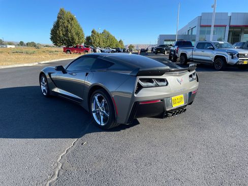 Used 2015 Chevrolet Corvette Stingray Coupe RWD image 5