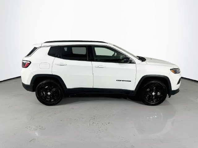 Used 2024 Jeep Compass Latitude AWD/4WD image 10