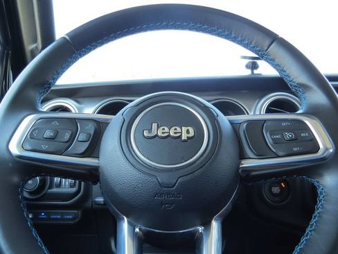 Used 2022 Jeep Wrangler Unlimited Rubicon 4xe AWD/4WD image 15