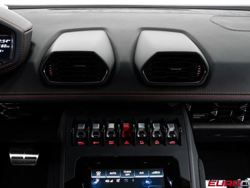 Used 2021 Lamborghini Huracan EVO RWD image 30