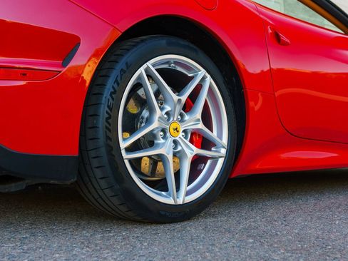 Used 2015 Ferrari California T RWD image 92