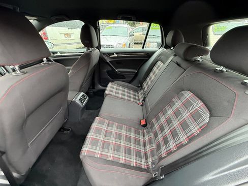 Used 2015 Volkswagen Golf 4-Door image 18