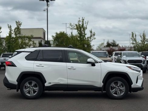 Used 2024 Toyota RAV4 XLE w/ Convenience Package AWD/4WD image 6