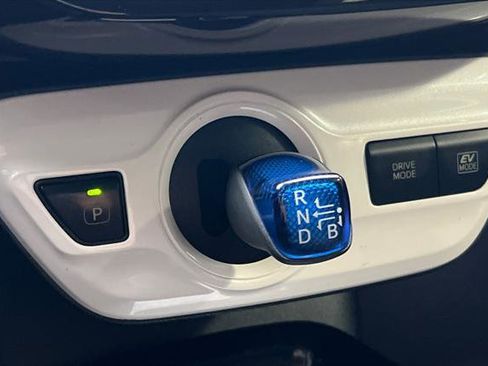 Certified 2018 Toyota Prius Four image 23