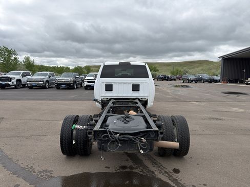 Used 2021 RAM 5500 Tradesman w/ Chrome Appearance Group AWD/4WD image 7
