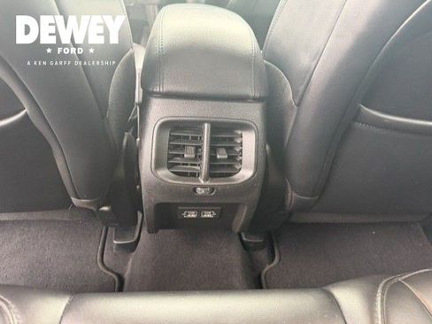 Used 2021 Jeep Cherokee Latitude Plus AWD/4WD image 26