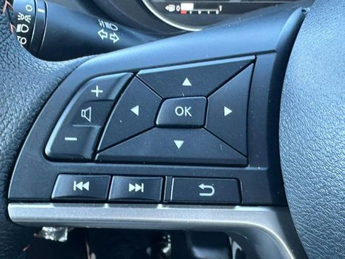 New 2025 Nissan Versa SR image 11