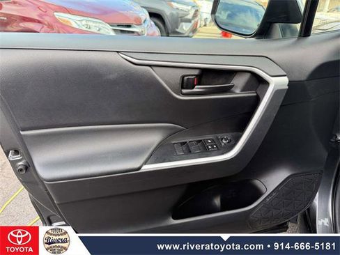 Certified 2022 Toyota RAV4 LE image 9