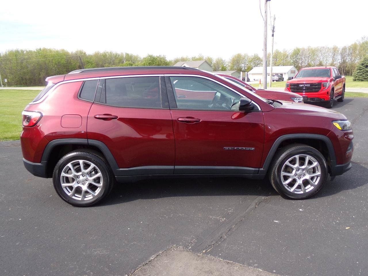 Used 2022 Jeep Compass Latitude AWD/4WD image 6