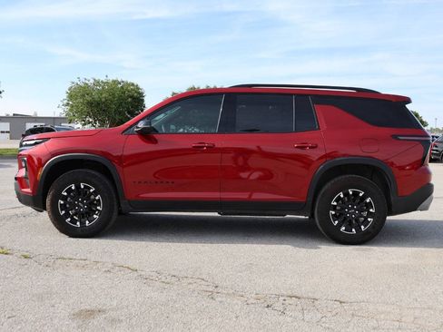 Used 2025 Chevrolet Traverse Z71 AWD/4WD image 8