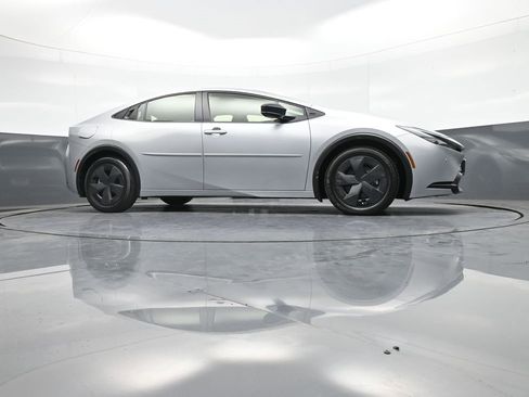 Certified 2024 Toyota Prius Prime SE image 27