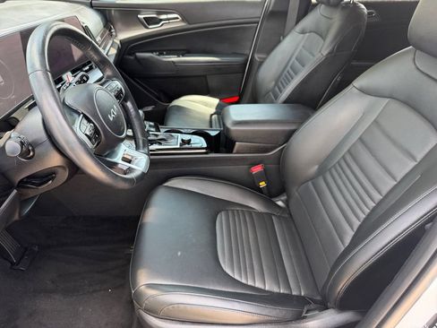 Used 2025 Kia Sportage SX AWD/4WD image 10