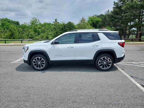 New 2026 GMC Terrain Elevation w/ Elevation Premium Package FWD image 2