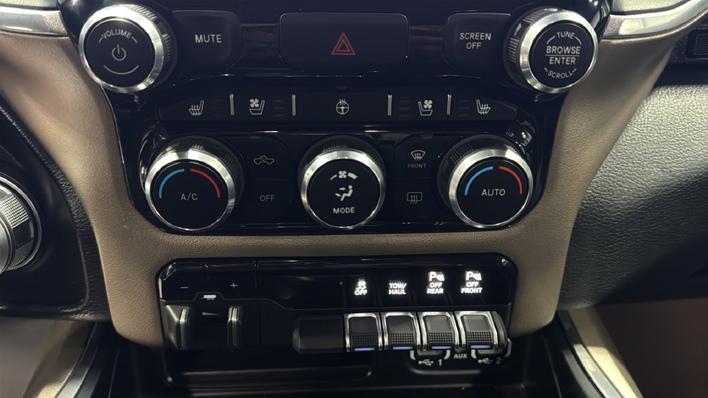 Used 2022 RAM 1500 Laramie AWD/4WD image 32