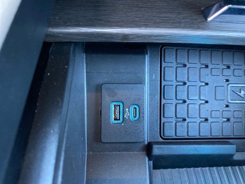 Used 2024 Ford Expedition Limited image 14