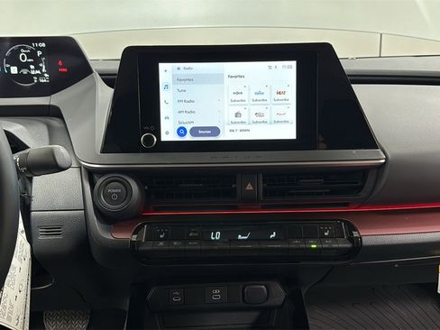 Certified 2025 Toyota Prius Plug-In Hybrid image 10