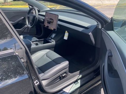 Used 2025 Tesla Model 3 Long Range RWD image 16
