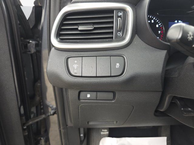 Used 2020 Kia Sorento FWD V6 image 37