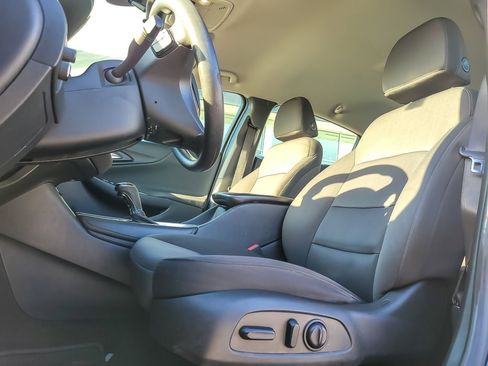 Certified 2018 Chevrolet Malibu LT image 7