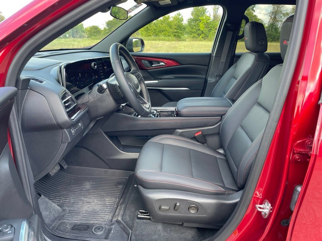 Used 2024 Chevrolet Traverse Z71 w/ LPO, Floor Liner Package AWD/4WD image 13