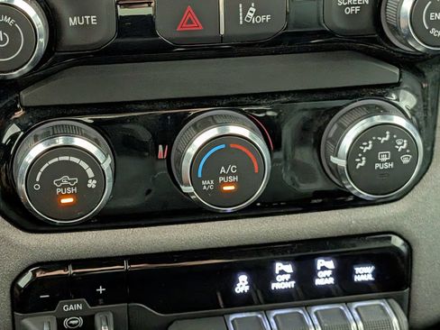 Used 2025 RAM 1500 Warlock AWD/4WD image 20