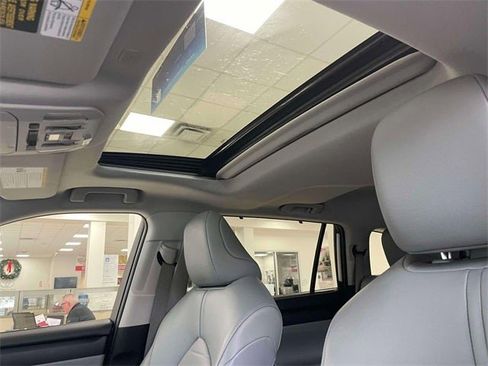 Certified 2022 Toyota Highlander XLE image 21