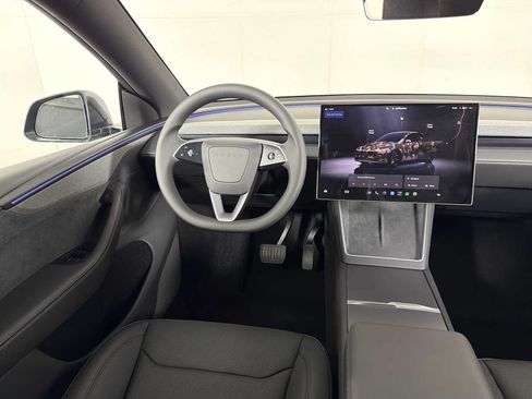 Used 2026 Tesla Model Y 2WD image 23