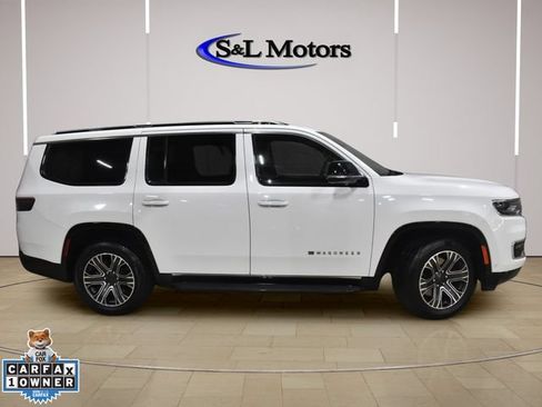 Certified 2024 Jeep Wagoneer Series II w/ Flexible Seating Group AWD/4WD image 12
