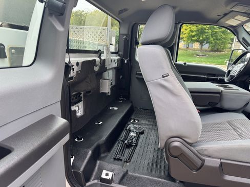 Used 2016 Ford F250 XL w/ Power Equipment Group image 18