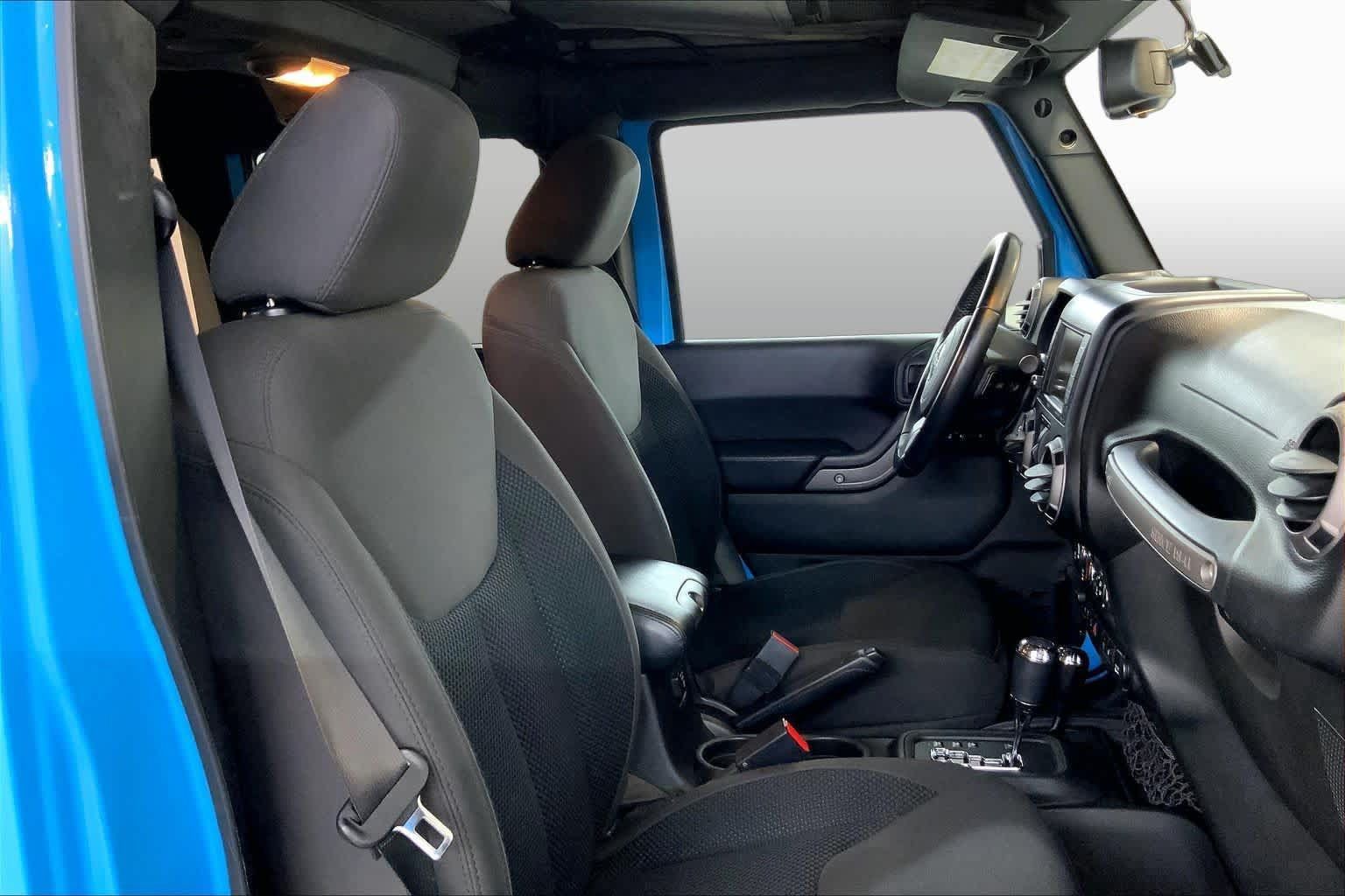 Used 2017 Jeep Wrangler Unlimited Sport AWD/4WD image 8