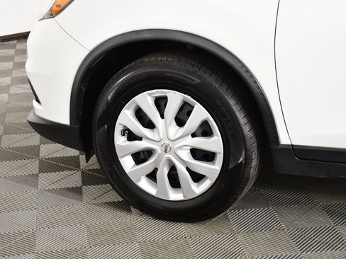 Used 2015 Nissan Rogue S AWD/4WD image 50