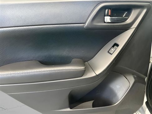 Used 2018 Subaru Forester 2.5i Premium AWD/4WD image 10
