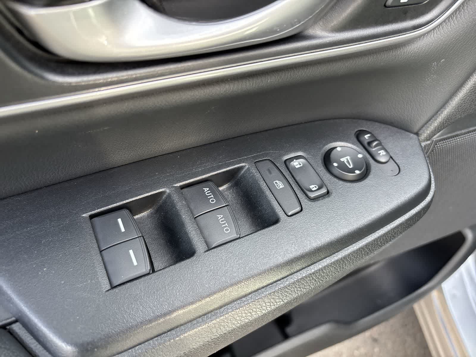 Used 2020 Honda CR-V Touring image 8