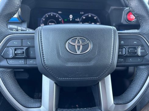 Used 2025 Toyota Tacoma TRD Off-Road AWD/4WD image 25