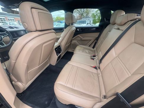 Used 2019 Porsche Cayenne S AWD/4WD image 31