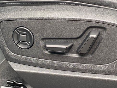 Used 2024 Audi Q8 e-tron Premium Plus w/ Premium Plus Package image 15