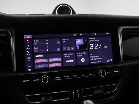 Certified 2021 Porsche Macan AWD/4WD image 32