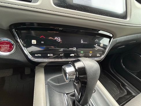 Used 2018 Honda HR-V EX image 5